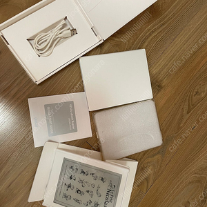 크레마 모티프 흰색