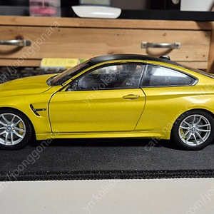 1/18 다이캐스트 파라곤 BMW M4 f82 대파품 복원용 모형자동차 판매합니다