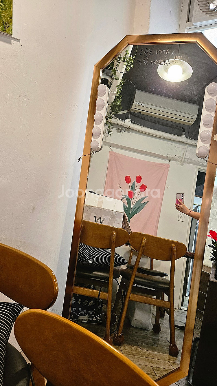 2년미만 예쁜 옷가게정리합니다.헹거.마네킹.거울 기타등...--4
