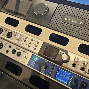 Steinberg AXR4 USB카드 장착 판매합니다.