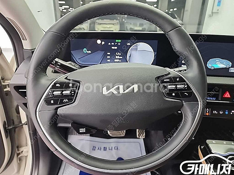 [기아]EV6 롱레인지 어스 ★상태 좋은 중고차★할부★리스★전액할부★카드★탁송★24시간 상담 가능합니다★--9