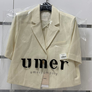 유메르 UMER 카라 숏자켓 크림 (새상품)