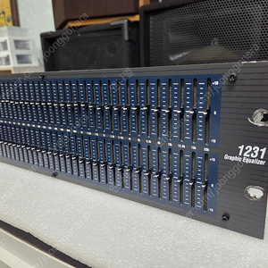 DBX EQ 1231 이큐