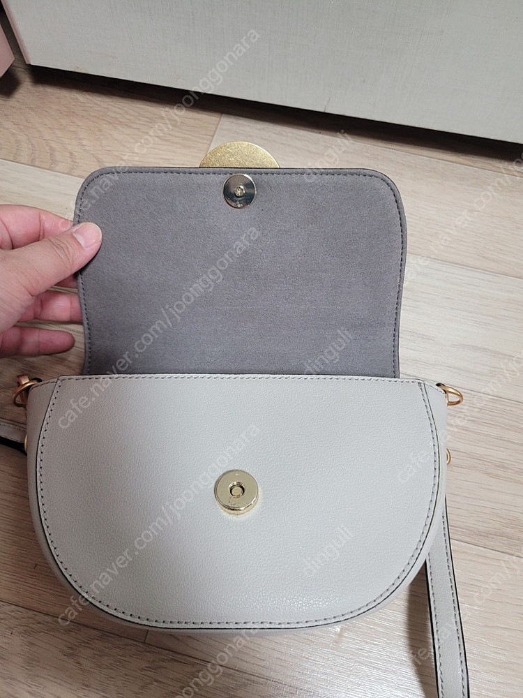 오야니 새들백 팝니다 이미지