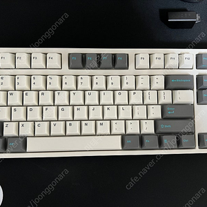 레오폴드 FC750R 갈축 판매합니다