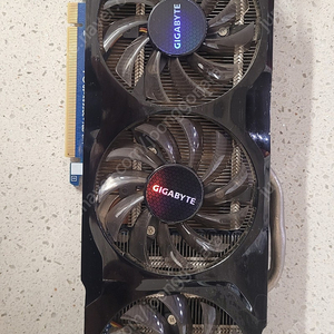 기가바이트 HD 6950 그래픽 카드