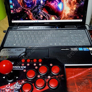 인강,msi 노트북 팝니다. [사양 i5,8기가램,ssd 128기가] 속도빠름/오락실,조이스틱 포함
