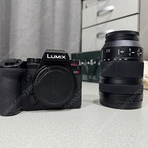 구매한지 5개월 된 제품 [ 파나소닉 Panasonic S5ii (S5M2) / 루믹스 Lumix 24-105mm F4 Micro ] 팝니다