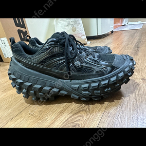 발렌시아가 디펜더 블랙 43