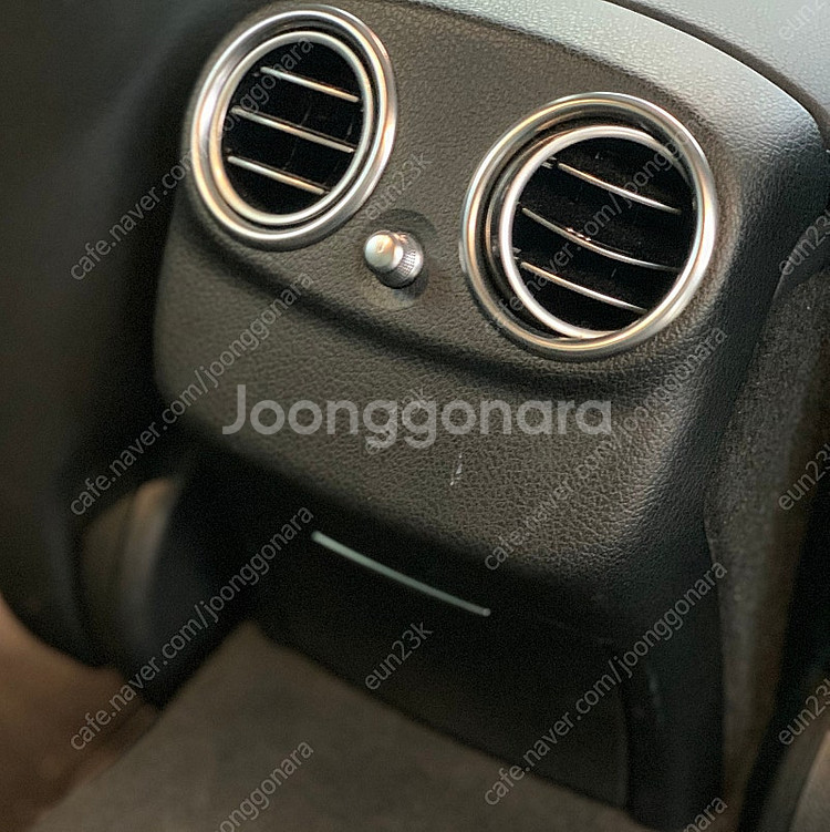 벤츠 e250 22년식 뒷좌석 에어번트 송풍기 중앙콘솔...--2