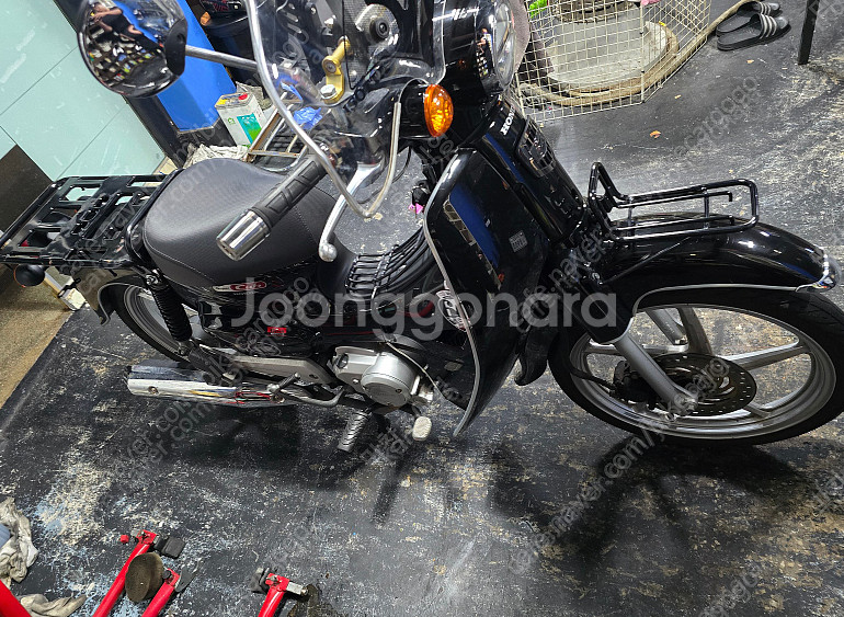 혼다 슈퍼커브 블 23년식 125cc( 튜닝 다수)--1