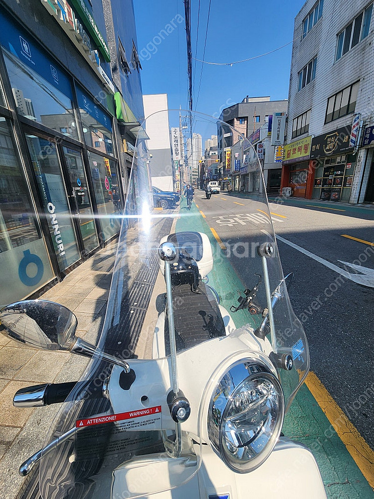 베스파 GTS300 슈퍼스포츠 흰빨 A급 판매합니다--5