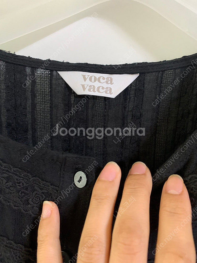 보카바카 카미유 레이스 블라우스 블랙색상 팝니다.--7