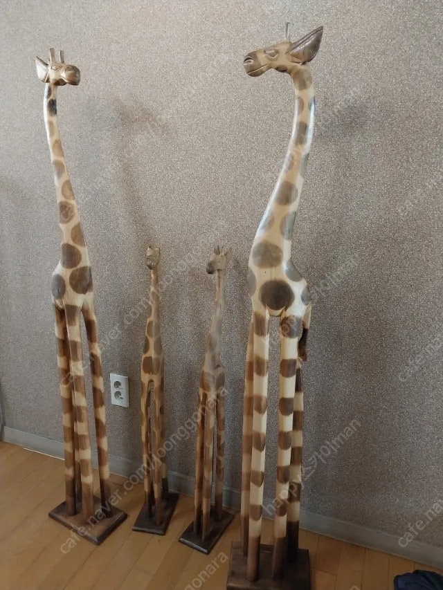 화목, 재물 상징 대형 기린 가족 목각 소품