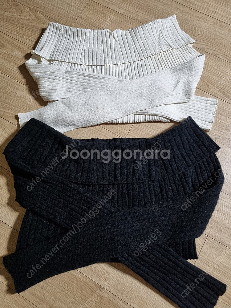 르네제이 골지 오프숄더 아이보리 블랙--1