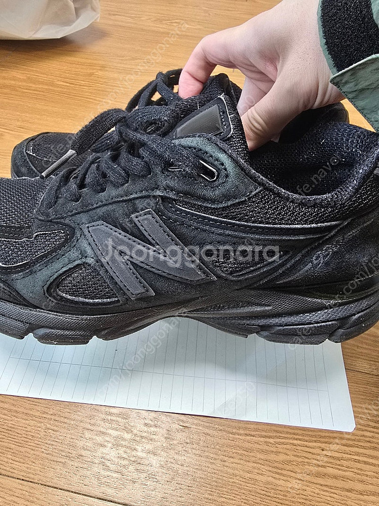 뉴발란스 990v4 트리플블랙 250사이즈 발볼D--1