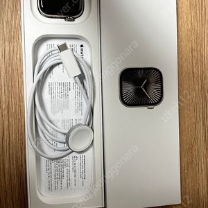 애플워치10 티타늄 내추럴 42mm
