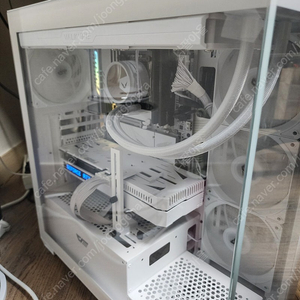 컴퓨터 팝니다 3070ti i7 14700 32g 32인치 모니터 더블암