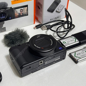 소니 ZV-1 카메라 + 정품 배터리 여행용 충전세트