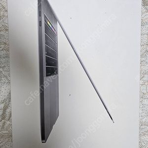 애플 맥북프로 터치바 15인치 2018년형 고급형CTO (램32 그래픽 vega20)