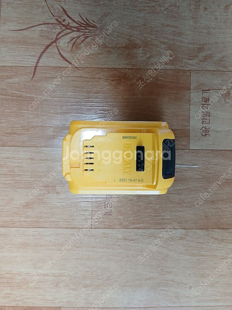 디월트 충전 햄머드릴드라이버 DCD 796(신품급) 및...--8
