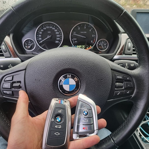 BMW 1/3/4/5/6시리즈, X1/X3/X5 E/F/G바디 차량키 침수 파손 먹통 주파수 고장 원상복구 수리 및 고장대비 스페어키 제작