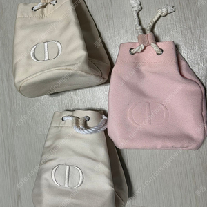 가격내림! 디올 복조리 파우치 9천원, 15000원