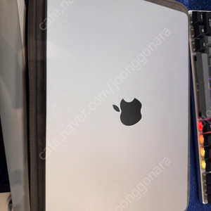 맥북 프로 14인치 M4 16GB 512GB 실버 팝니다.