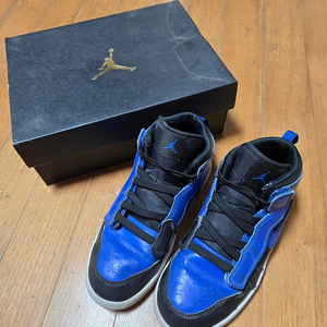 나이키 키즈. 조던1 미드 알트 210사이즈