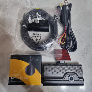 아이나비 QXD7000 최상급 2채널 블랙박스 정품 GPS, 64기가 풀세트 싸게 판매 합니다(방문시 무료 설치 가능,안전결제가능,거래 후기많습니다)