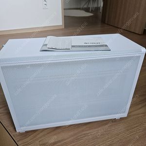 리안리 A3-MATX 화이트 새제품 팝니다.(옆면유리포함)