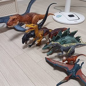 마텔 쥬라기 월드 폴른킹덤 2018 초창기 제품들 싸게 팝니다! 카르노타우루스 티라노사우루스 모사사우루스 알로사우루스 컬렉타 사파리 Ltd 등등