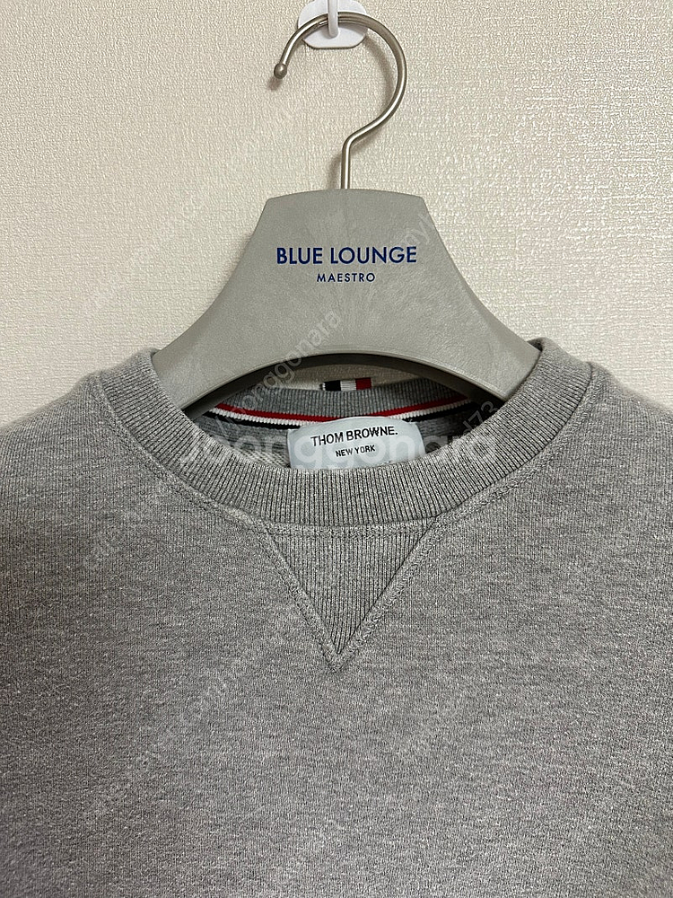톰브라운 사선 그레이 맨투맨 3 size--3
