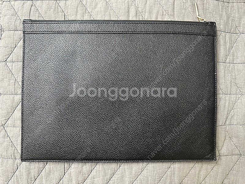 톰브라운 클러치 정품--1