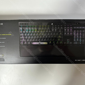 커세어 K70 MAX 키보드 정발품 판매합니다.
