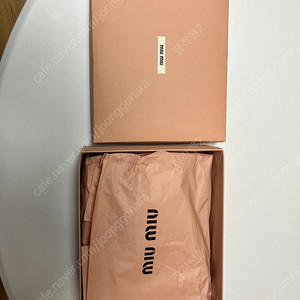미우미우 마테라쎄 나파 가죽 가방 팔아요