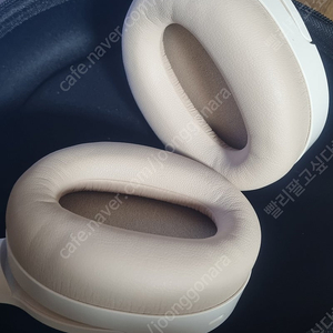 브리츠 BT4000 ANC 아이보리 색상 판매합니다.