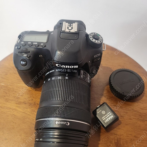 캐논 EOS 80D DSLR 카메라와 EF-S 18-135mm 렌즈 일괄 판매