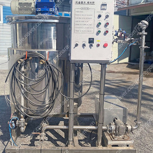 사용하지 않은 스텐 액상탱크 300리터(300L) 스팀가열식 액상 교반기 팝니다!(가격내림)