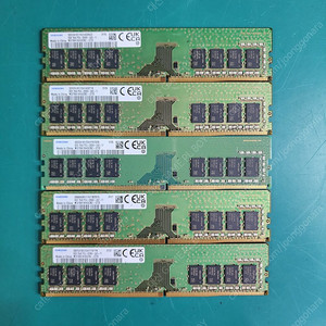 삼성 램 DDR4 8GB 2666V 5개 개당 14,000원, 마이크론 DDR4 8GB 3200 6개 판매 개당 15,000원