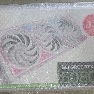 컬러풀 iGame 지포스 RTX 5080 ULTRA OC White D7 16GB 피씨디렉트 미개봉