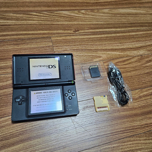 닌텐도DS Lite 크림슨블랙 64GB