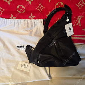 MM6 메종 마르지엘라 블랙 슬링백 MM6 Maison Margiela Cordura Sling Bag