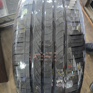 중고타이어 한본 판매합니다 225 45 18