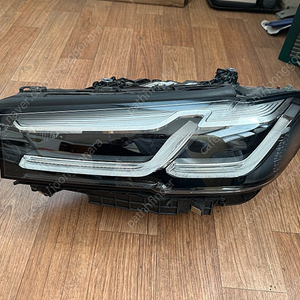 BMW G30 LCI 5시리즈 헤드라이트(운전석) 2EA