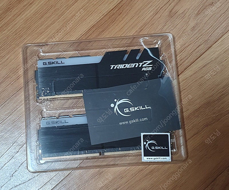 (택포)지스킬 G.SKILL DDR4 3200 CL14 32GB 트라이던트RGB 메모리 판매--1