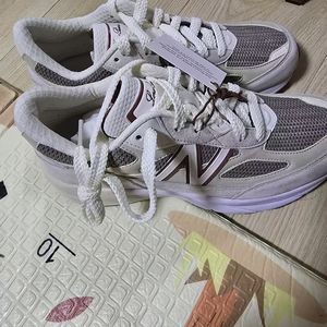 로로피아나 뉴발란스 990V6 사이즈270