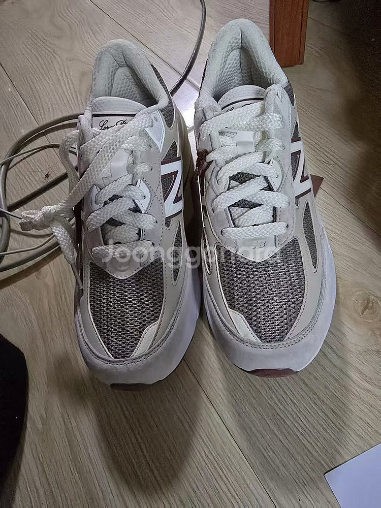 로로피아나 뉴발란스 990V6 사이즈270--2