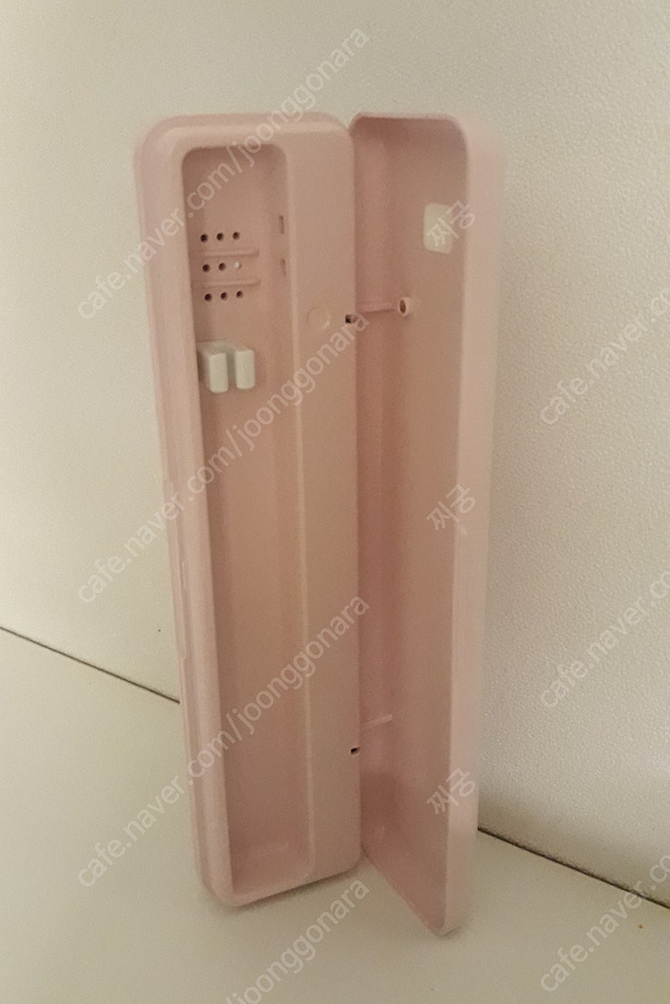 엠테크원 소유 휴대용 칫솔살균기(편리한 건전지식)/여. 이미지