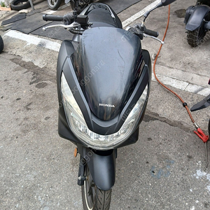 혼다 PCX 125cc 바이크 엔진 상태 너무 좋은 센터 점검된 진열 수입 스쿠터 오토바이
